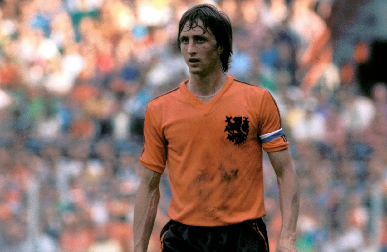 Johan Cruyff-in Ajax-da hekayəsi gənc istedaddan Total Football